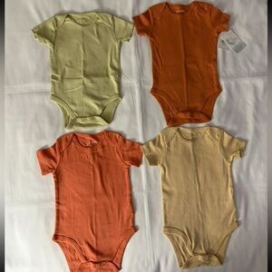 Mac & Moon 4pc Bundle - Short Sleeve Onesies in Beige, Lt Green & Coral/Orange